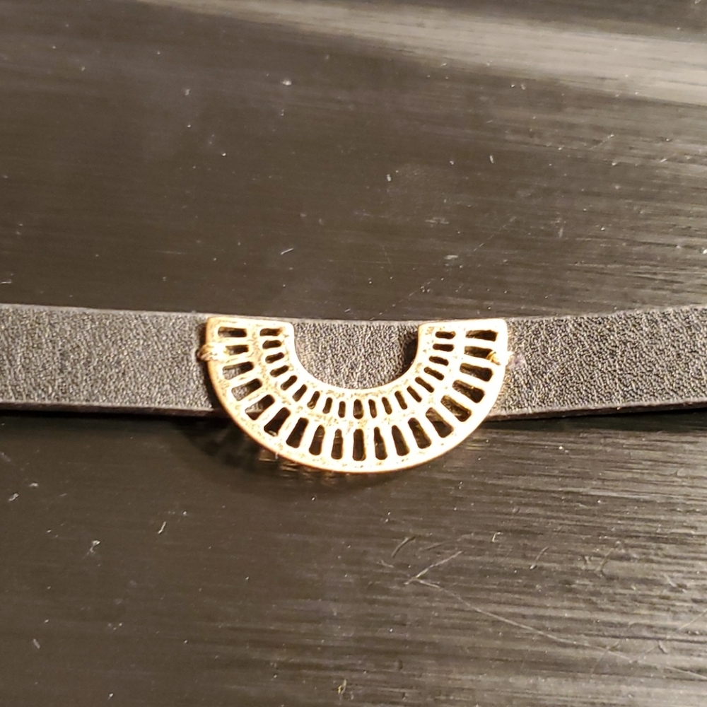 Choker - Picture 5 of 5